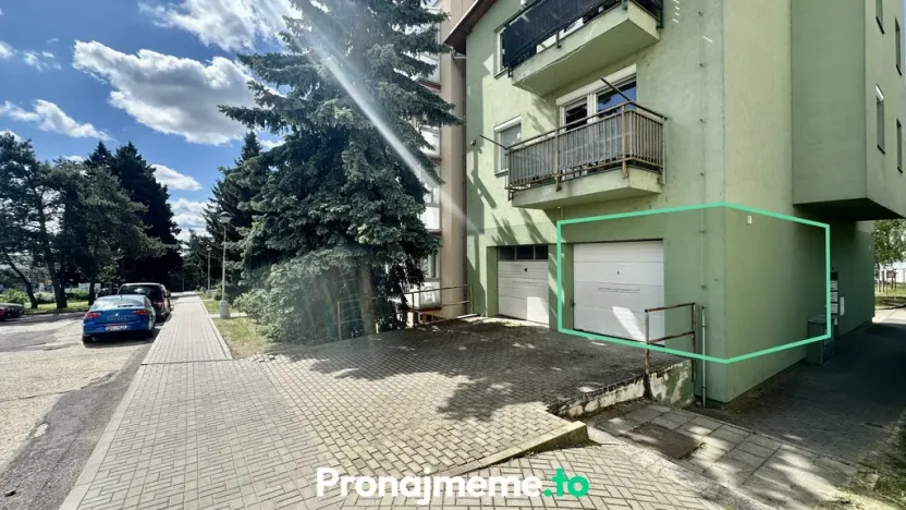 Pronájem garáže, Znojmo, Vídeňská třída, 16 m2