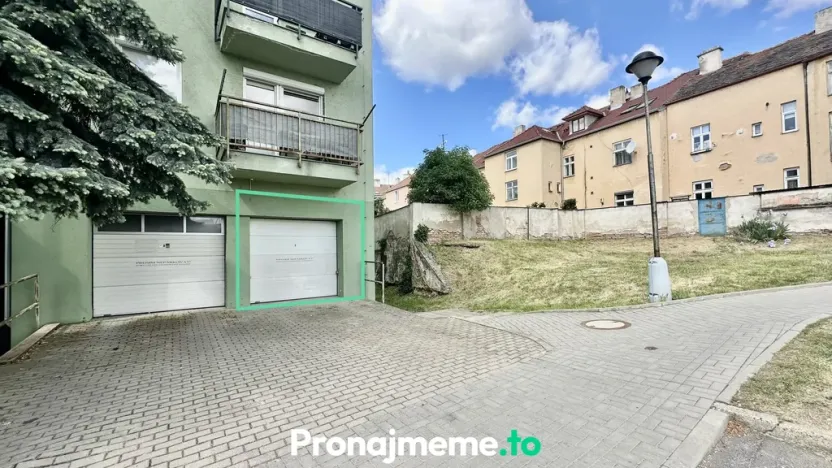 Pronájem garáže, Znojmo, Vídeňská třída, 16 m2