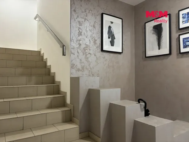 Pronájem bytu 1+kk, Praha - Prosek, Prosecká, 13 m2