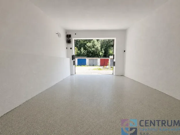 Pronájem garáže, Liberec - Liberec III-Jeřáb, 16 m2
