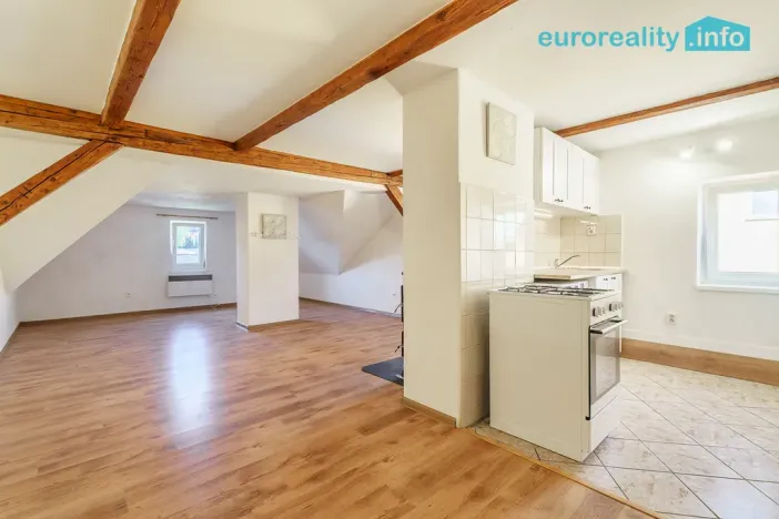 Prodej bytu 1+kk, Nejdek, Husova, 40 m2