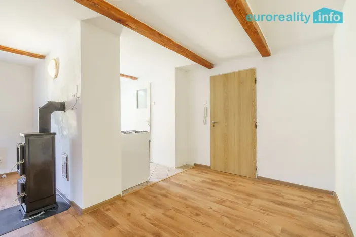 Prodej bytu 1+kk, Nejdek, Husova, 40 m2