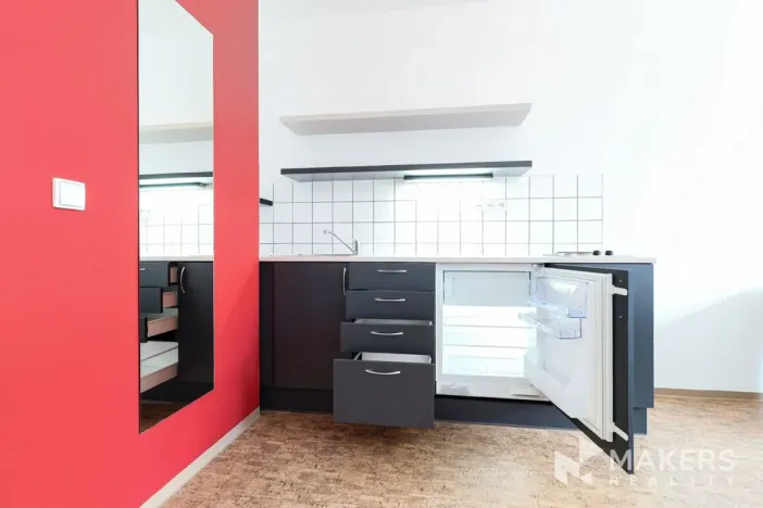 Pronájem bytu 1+kk, Praha - Smíchov, Křížová, 18 m2