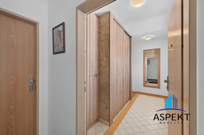 Pronájem bytu 2+kk, Praha - Holešovice, Poupětova, 64 m2