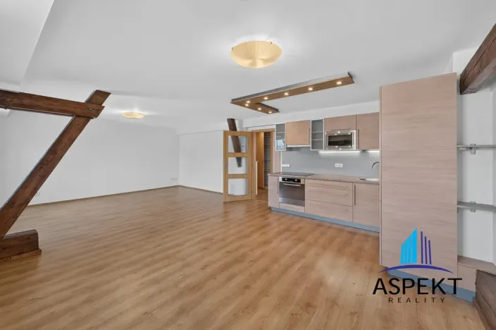 Pronájem bytu 2+kk, Praha - Holešovice, Tovární, 64 m2