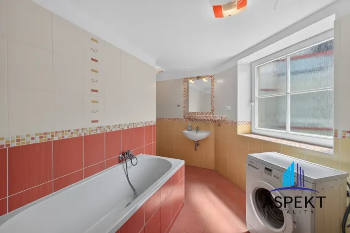 Pronájem bytu 2+kk, Praha - Holešovice, Tovární, 64 m2