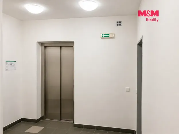 Pronájem bytu 1+kk, Praha - Podolí, Dvorecká, 50 m2