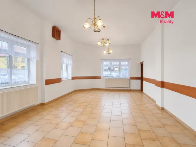 Pronájem obchodního prostoru, Plzeň - Lobzy, Petřínská, 88 m2