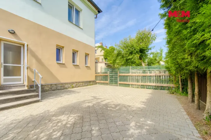 Pronájem obchodního prostoru, Plzeň - Lobzy, Petřínská, 88 m2