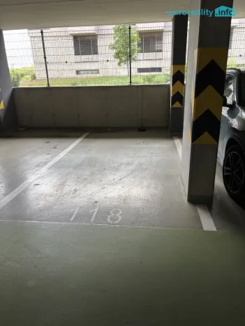 Pronájem garážového stání, Praha - Stodůlky, Svitákova, 15 m2