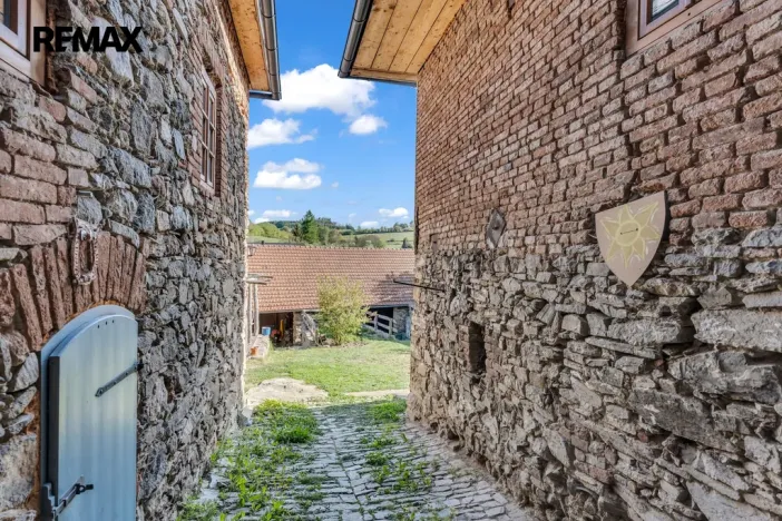 Prodej rodinného domu, Kamenice, 330 m2