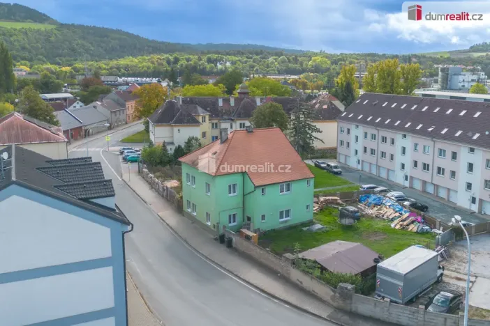 Prodej rodinného domu, Králův Dvůr, 5. května, 360 m2