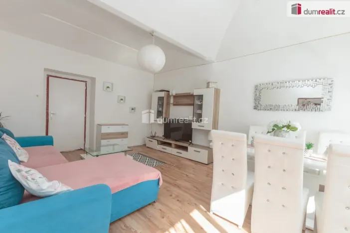 Prodej rodinného domu, Králův Dvůr, 5. května, 360 m2
