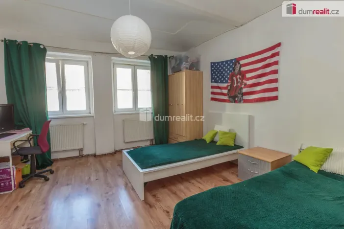 Prodej rodinného domu, Králův Dvůr, 5. května, 360 m2