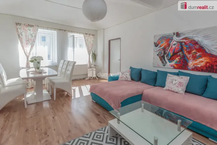 Prodej rodinného domu, Králův Dvůr, 5. května, 360 m2