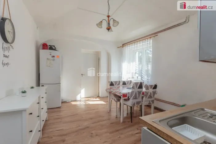 Prodej rodinného domu, Králův Dvůr, 5. května, 360 m2