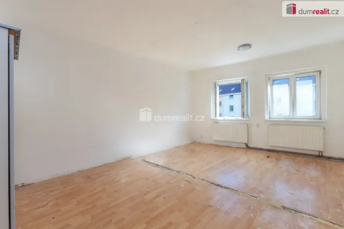 Prodej rodinného domu, Králův Dvůr, 5. května, 360 m2