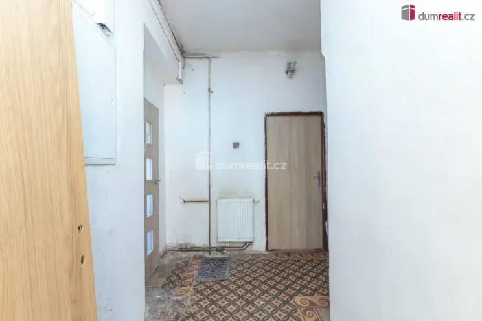 Prodej rodinného domu, Králův Dvůr, 5. května, 360 m2