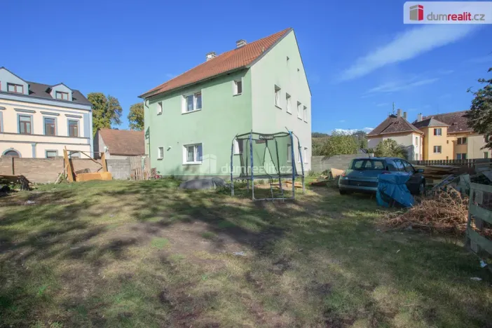 Prodej rodinného domu, Králův Dvůr, 5. května, 360 m2