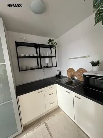 Pronájem bytu 1+kk, Praha - Libeň, Nad Mazankou, 35 m2