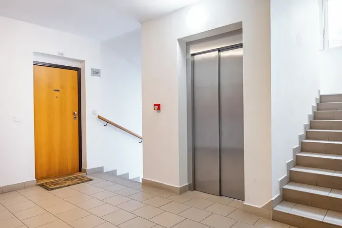 Prodej bytu 4+1, Praha - Žižkov, V kapslovně, 100 m2