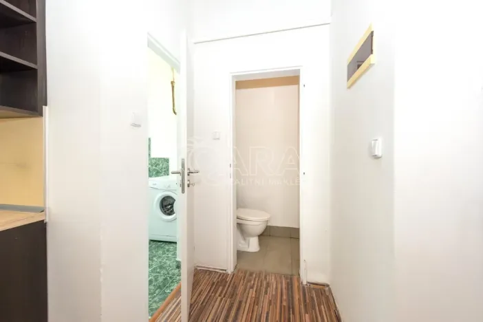 Prodej bytu 2+1, Hostinné, K. Čapka, 52 m2