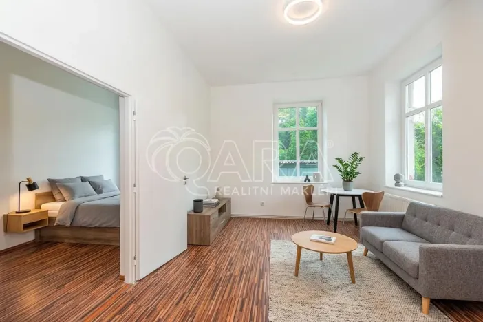 Prodej bytu 2+1, Hostinné, K. Čapka, 52 m2