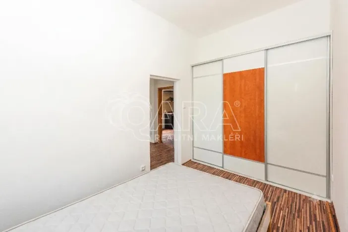 Prodej bytu 2+1, Hostinné, K. Čapka, 52 m2