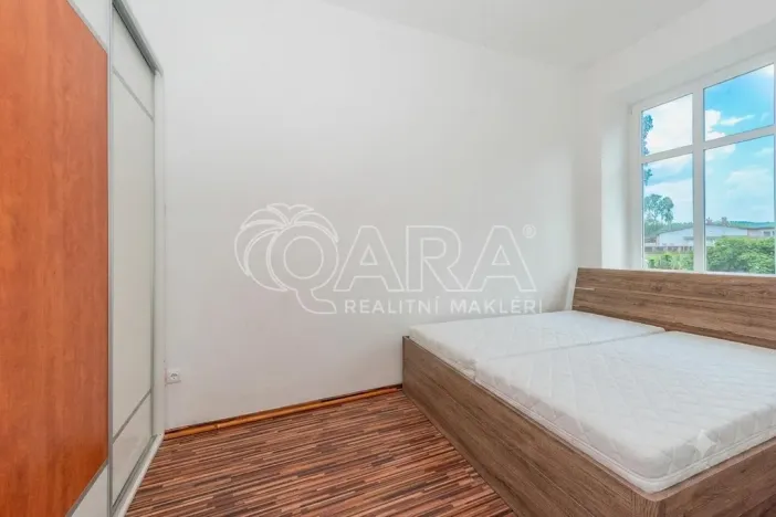 Prodej bytu 2+1, Hostinné, K. Čapka, 52 m2
