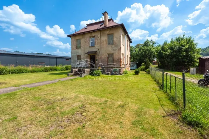 Prodej bytu 2+1, Hostinné, K. Čapka, 52 m2