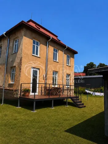 Prodej bytu 2+1, Hostinné, K. Čapka, 52 m2
