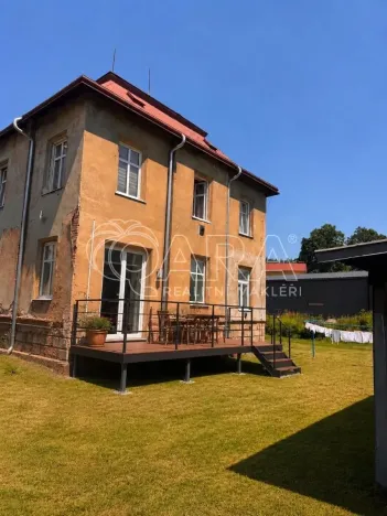 Prodej bytu 2+1, Hostinné, K. Čapka, 52 m2