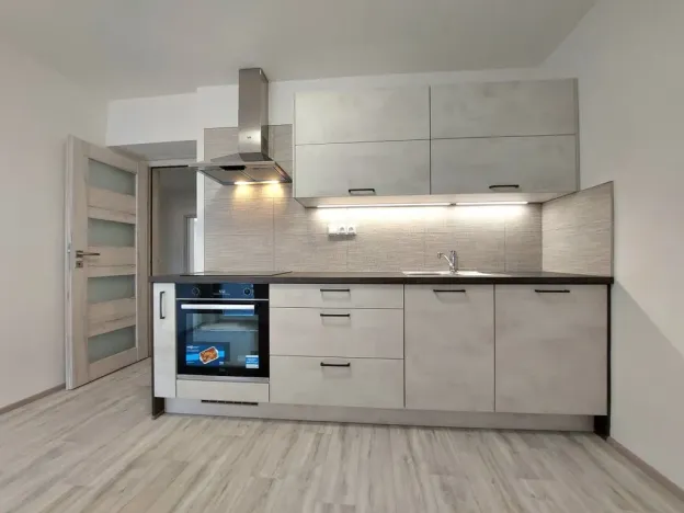 Pronájem bytu 3+1, Pardubice - Zelené Předměstí, Smilova, 92 m2