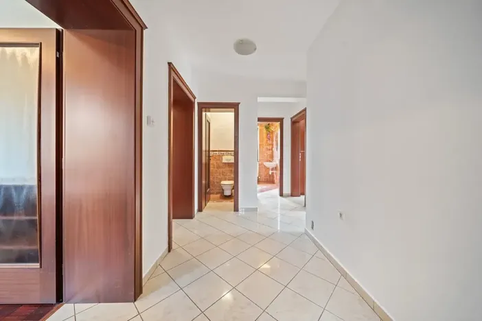 Prodej obchodního prostoru, Jičín, 286 m2