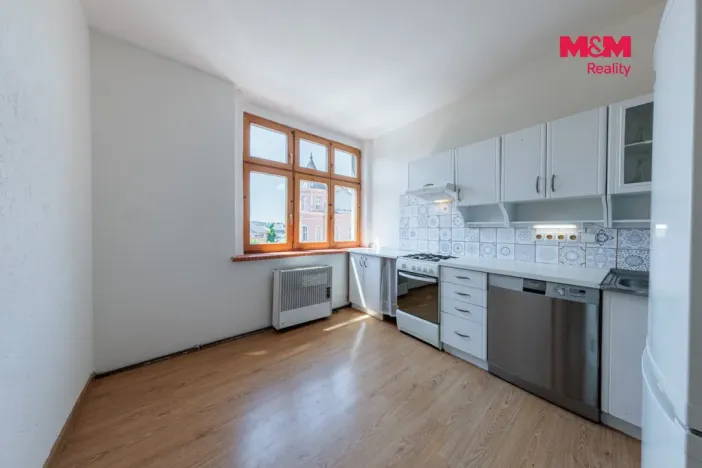 Prodej bytu 1+1, Karlovy Vary - Dvory, Kpt. Jaroše, 40 m2
