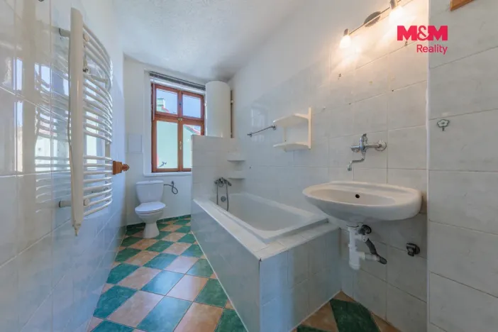 Prodej bytu 1+1, Karlovy Vary - Dvory, Kpt. Jaroše, 40 m2