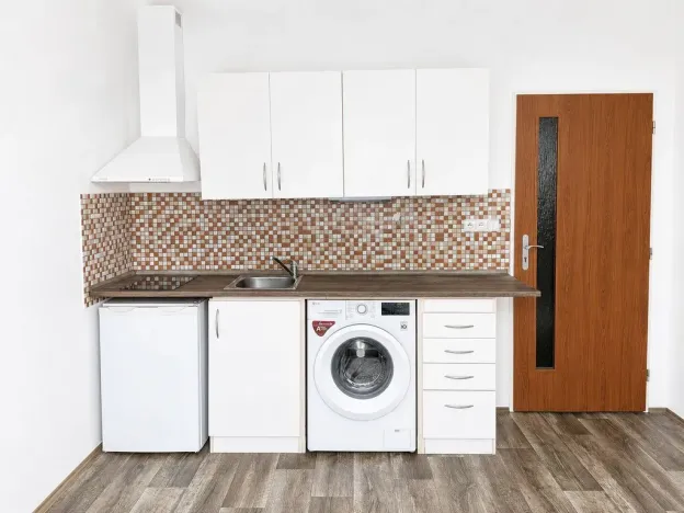Pronájem bytu 1+kk, Cheb, 17. listopadu, 23 m2