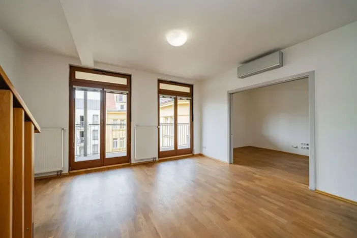 Pronájem bytu 4+1, Praha - Smíchov, Štefánikova, 147 m2