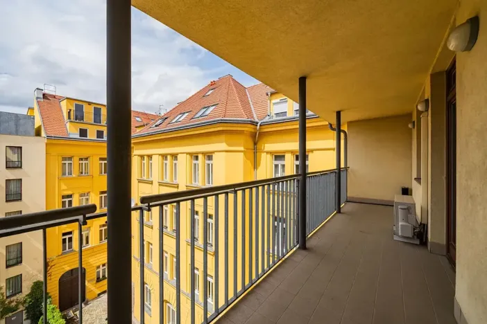 Pronájem bytu 4+1, Praha - Smíchov, Štefánikova, 147 m2