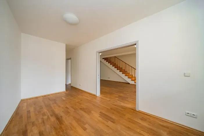 Pronájem bytu 4+1, Praha - Smíchov, Štefánikova, 147 m2