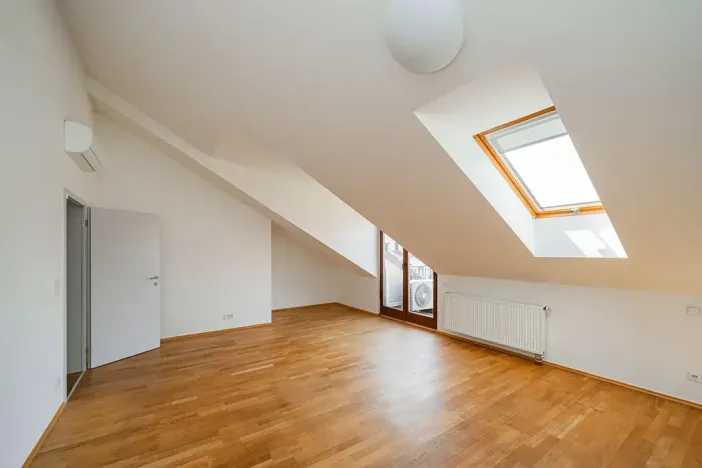 Pronájem bytu 4+1, Praha - Smíchov, Štefánikova, 147 m2