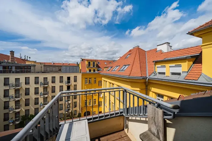 Pronájem bytu 4+1, Praha - Smíchov, Štefánikova, 147 m2