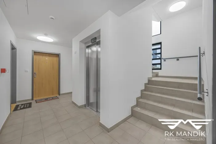 Prodej bytu 1+kk, Odolena Voda, Pod Sokolákem, 35 m2