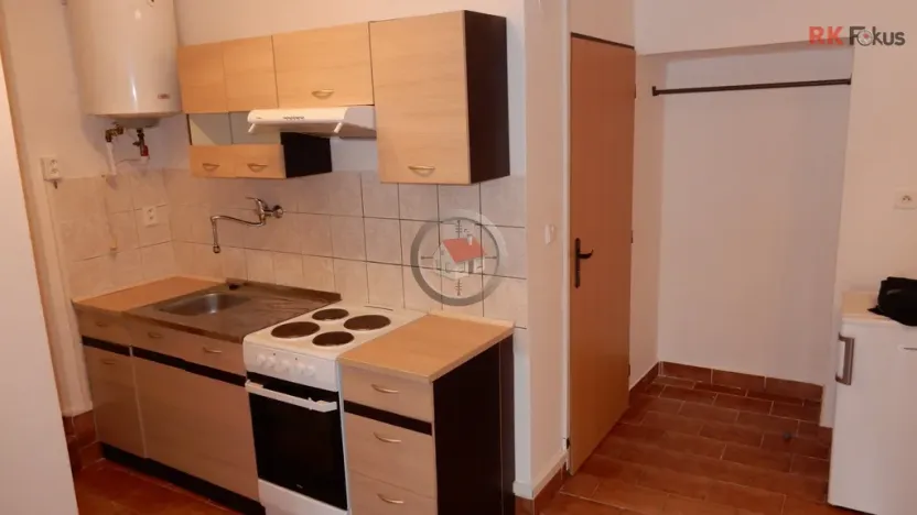 Pronájem bytu 2+kk, Moravské Budějovice, nám. ČSA, 40 m2