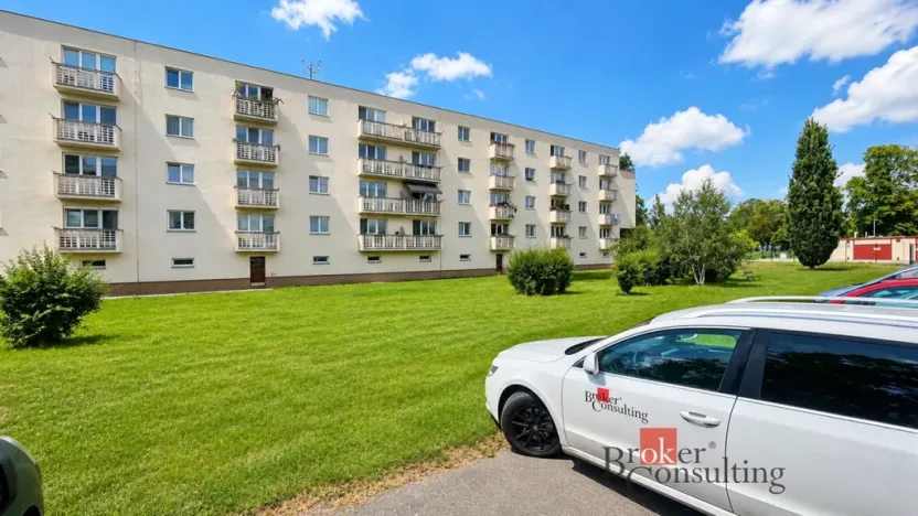 Pronájem bytu 2+1, Hradec Králové, Labská kotlina, 50 m2