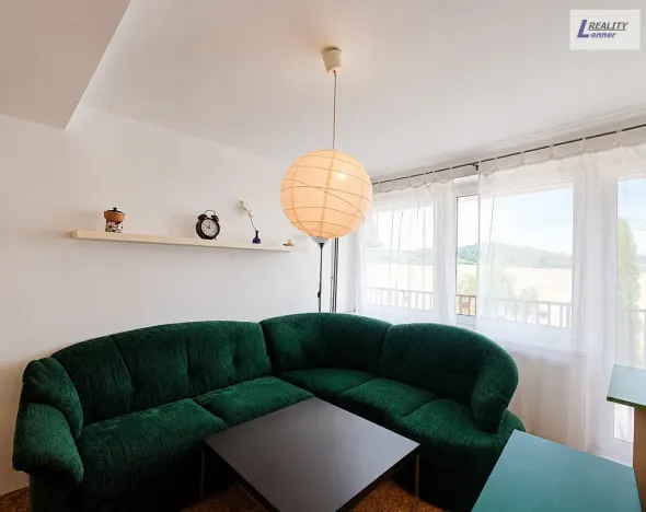 Pronájem atypického bytu, Klučenice, 300 m2