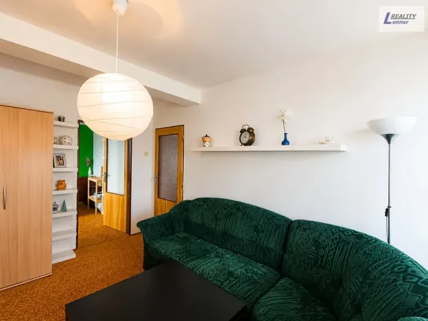 Pronájem atypického bytu, Klučenice, 300 m2