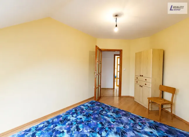 Pronájem atypického bytu, Klučenice, 300 m2