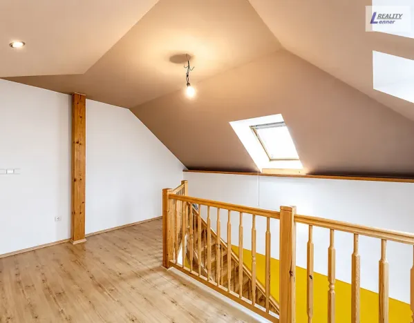 Pronájem atypického bytu, Klučenice, 300 m2