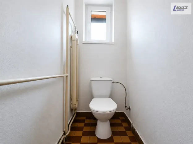 Pronájem atypického bytu, Klučenice, 300 m2